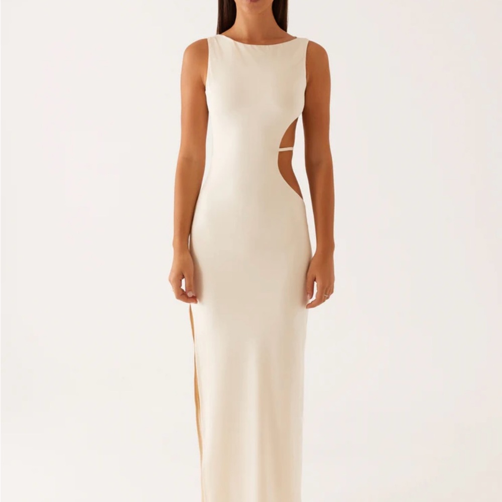 Elegant Cream Sleeveless Dress